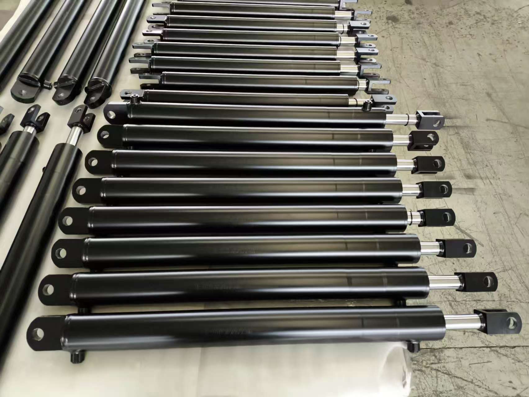 apex-custom-welded-double-acting-hydraulic-cylinder