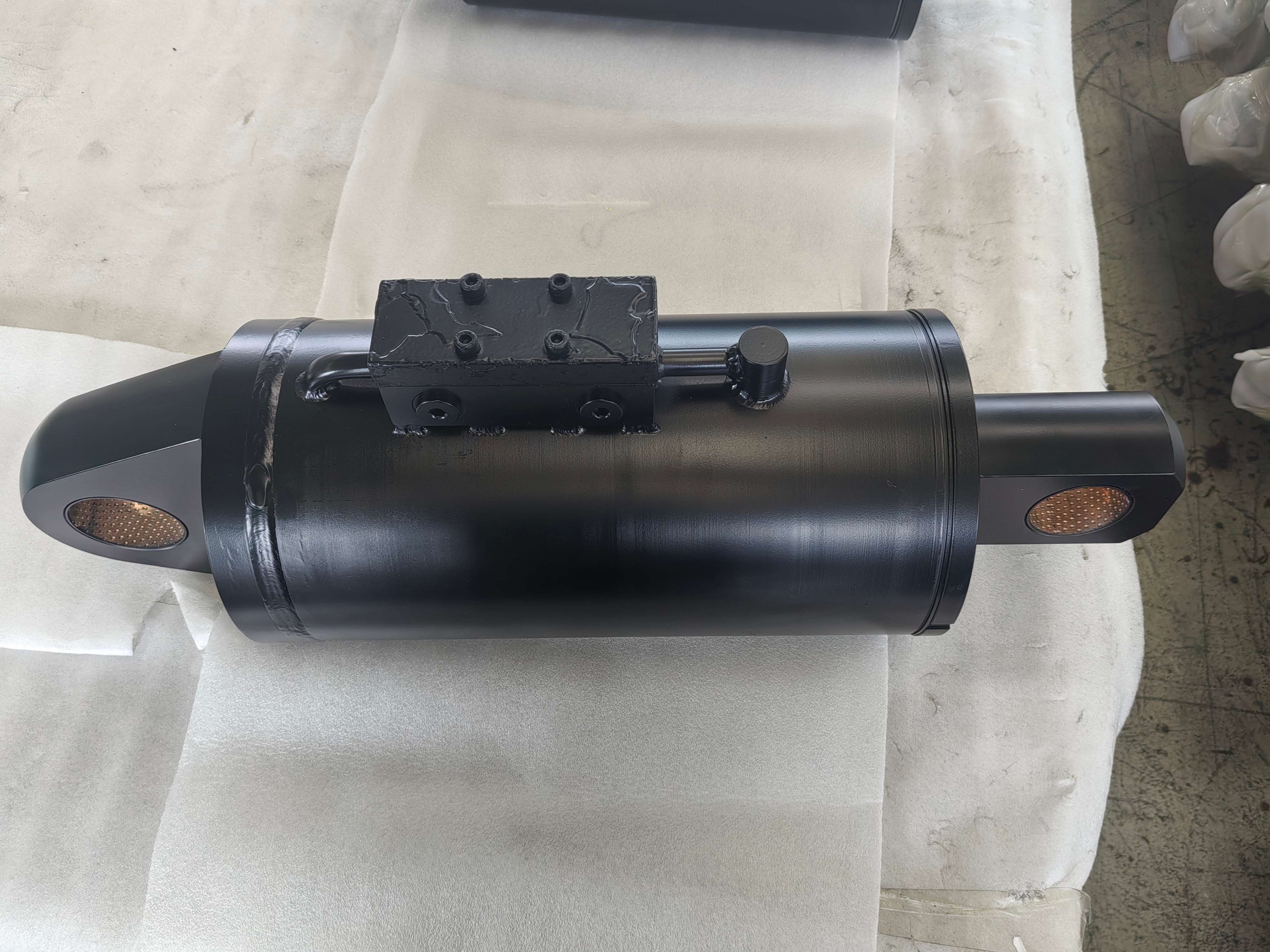 apex-smart-hydraulic-cylinder-with-position-feedback