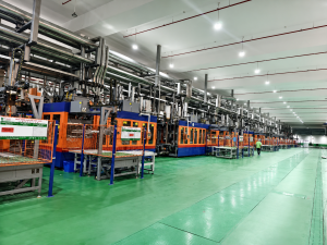 Leading manufacturer of disposable tableware and sustainable foodservice packaging