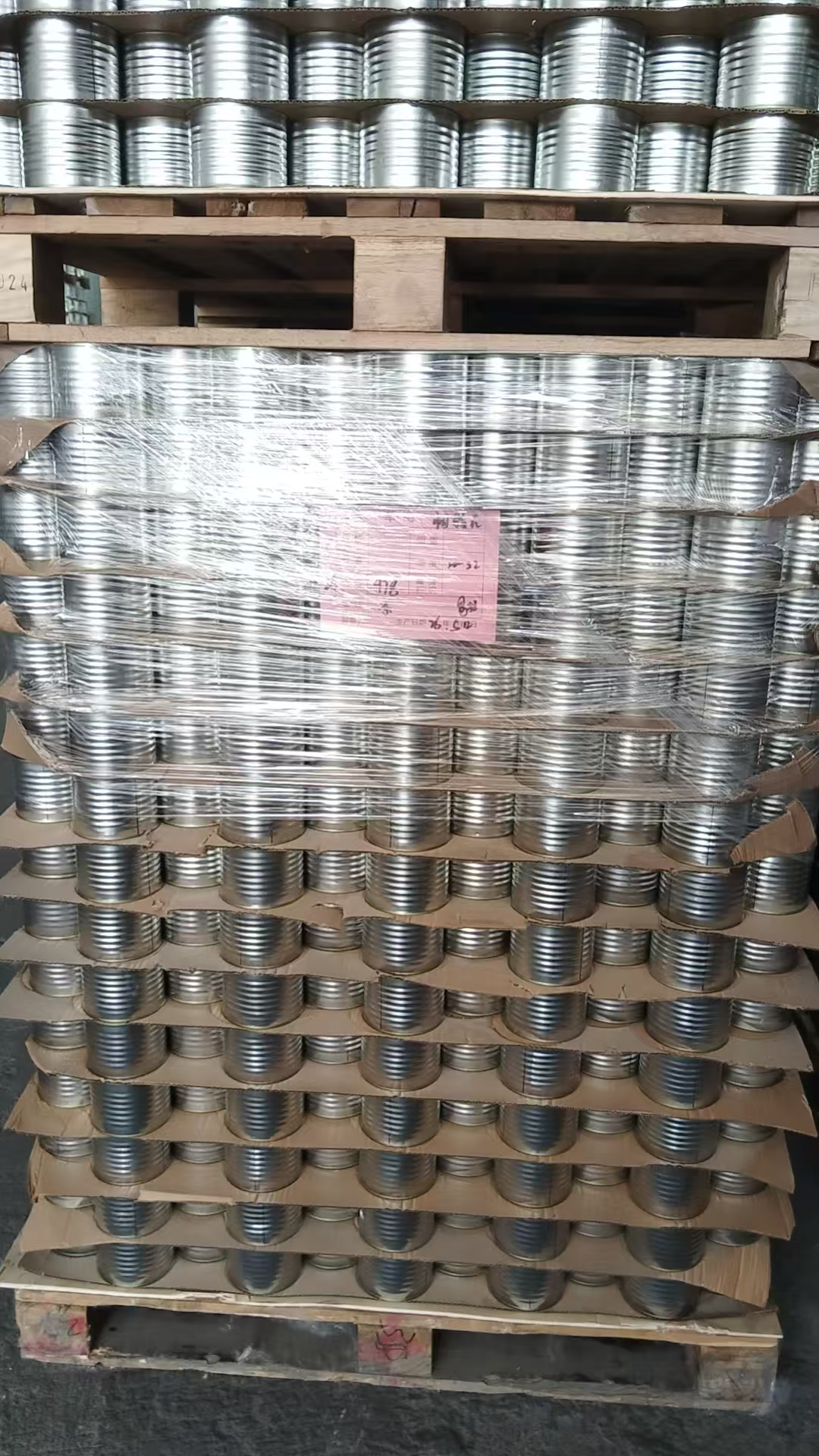 Palletized ambient storage of canned fruit and vegetable products