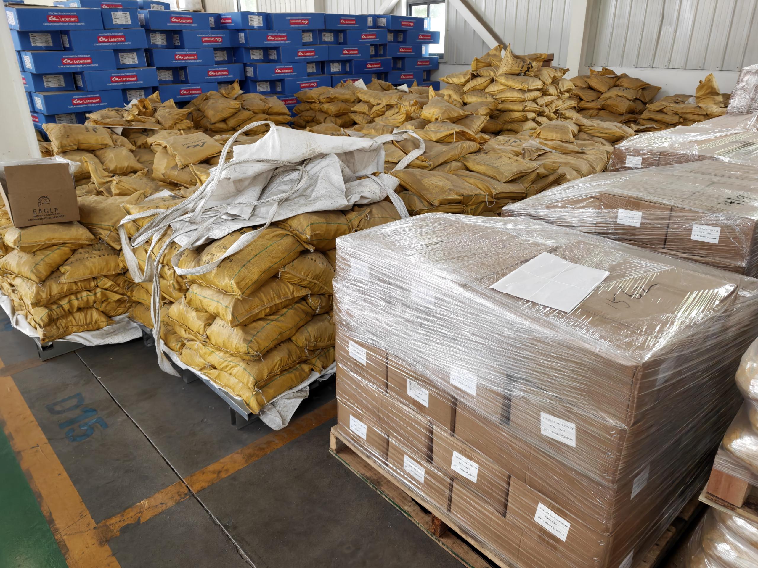 Export-packaged sleeve anchors in wooden crates prepared for EU, NA, LATAM and MEA delivery