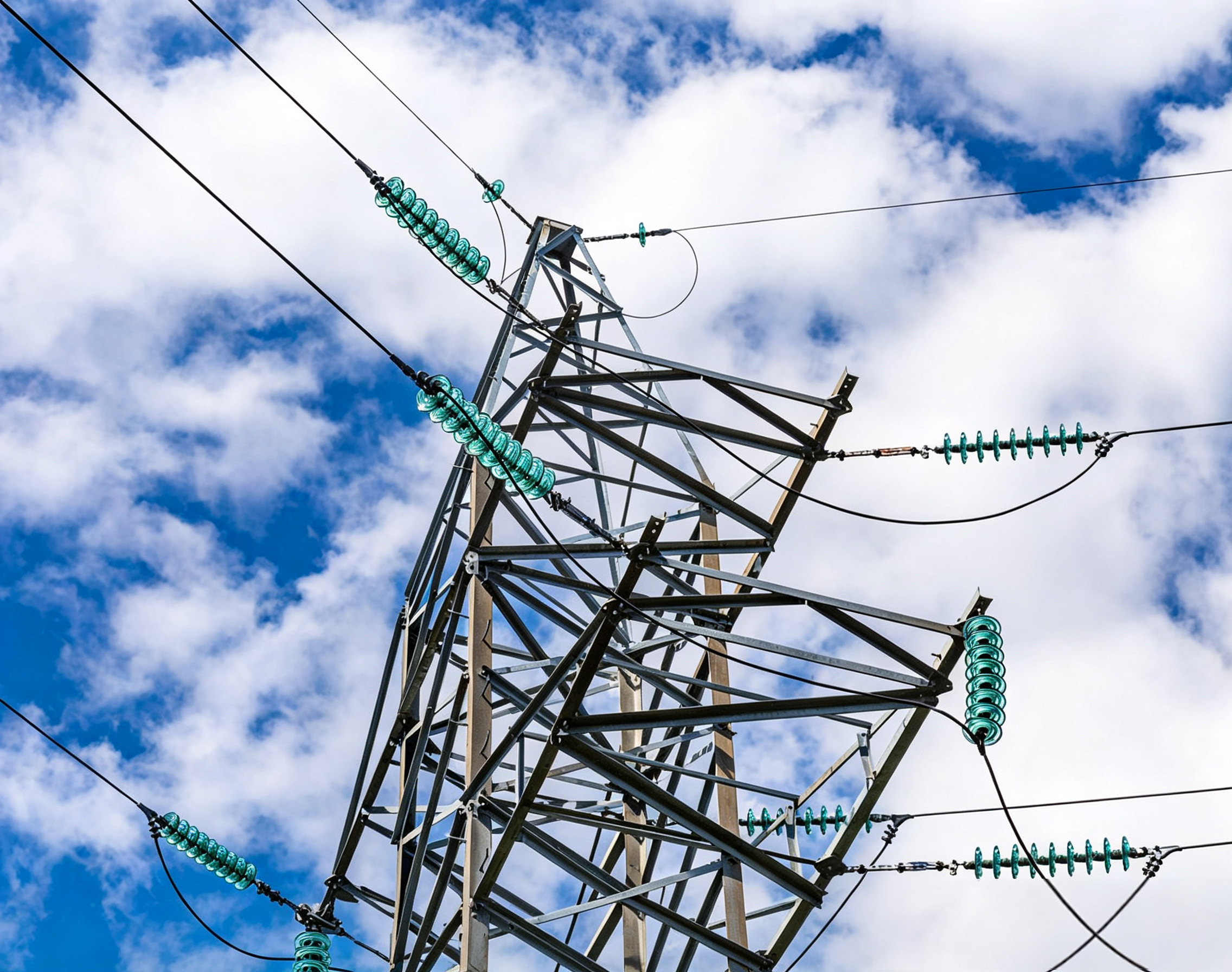 Glass insulator selection for transmission line projects: market and supplier evaluation