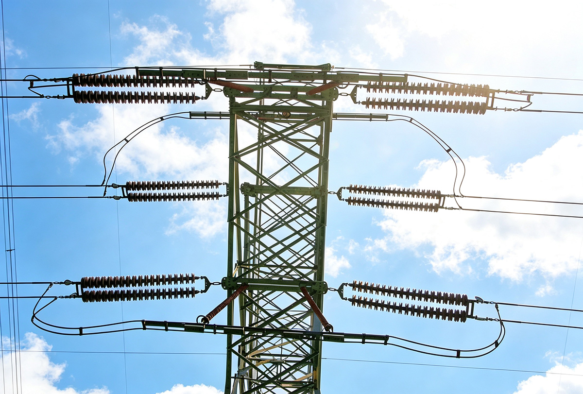 Porcelain insulator supplier qualification review for power transmission and distribution projects