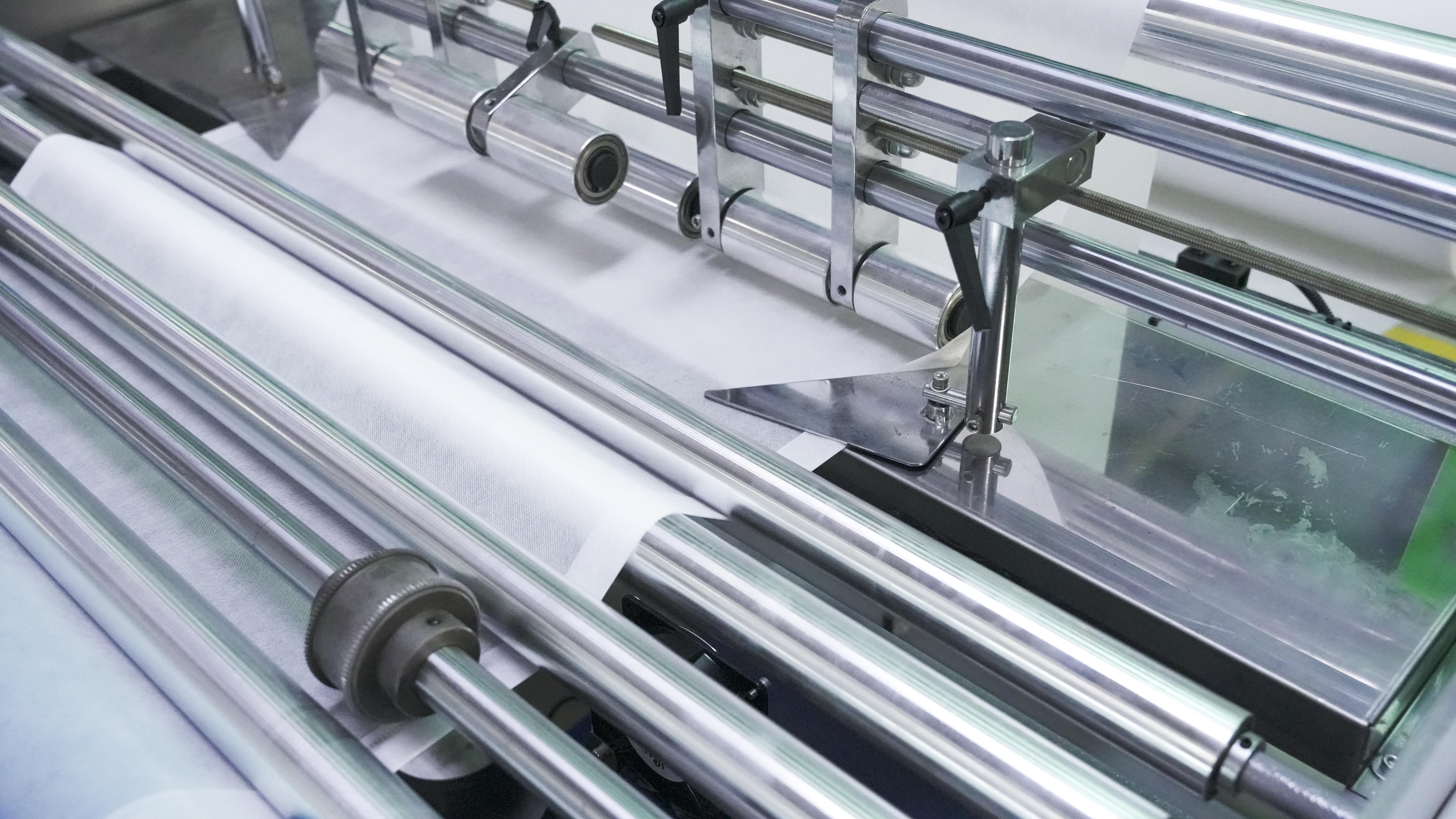 Bag-mouth-folding-and-embossing-roller