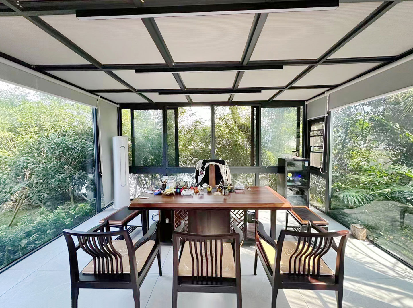 Zhengxin client meeting lounge — consult with the team for a non-woven bag printing machine project