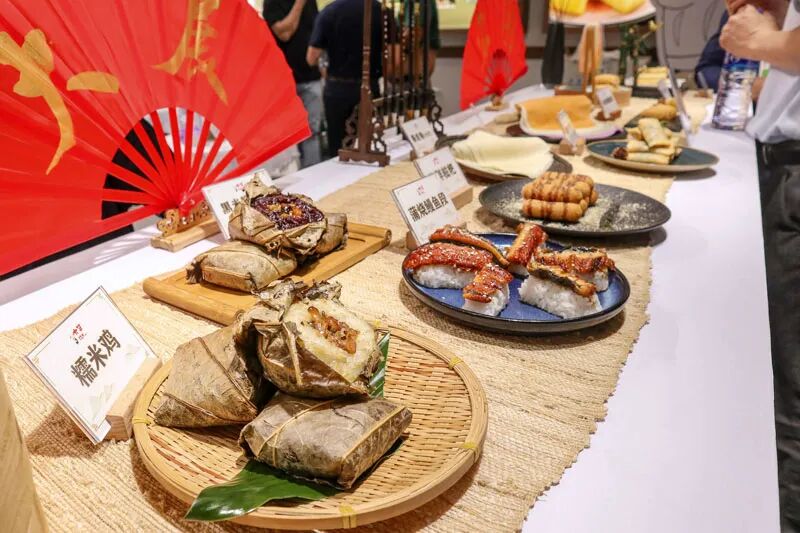 Food trade exhibition where frozen Cantonese dim sum lines are reviewed by wholesale and import buyers