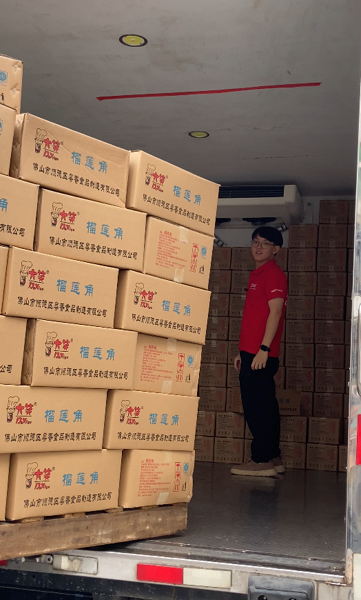 Loading and shipping of frozen dim sum pastries for export