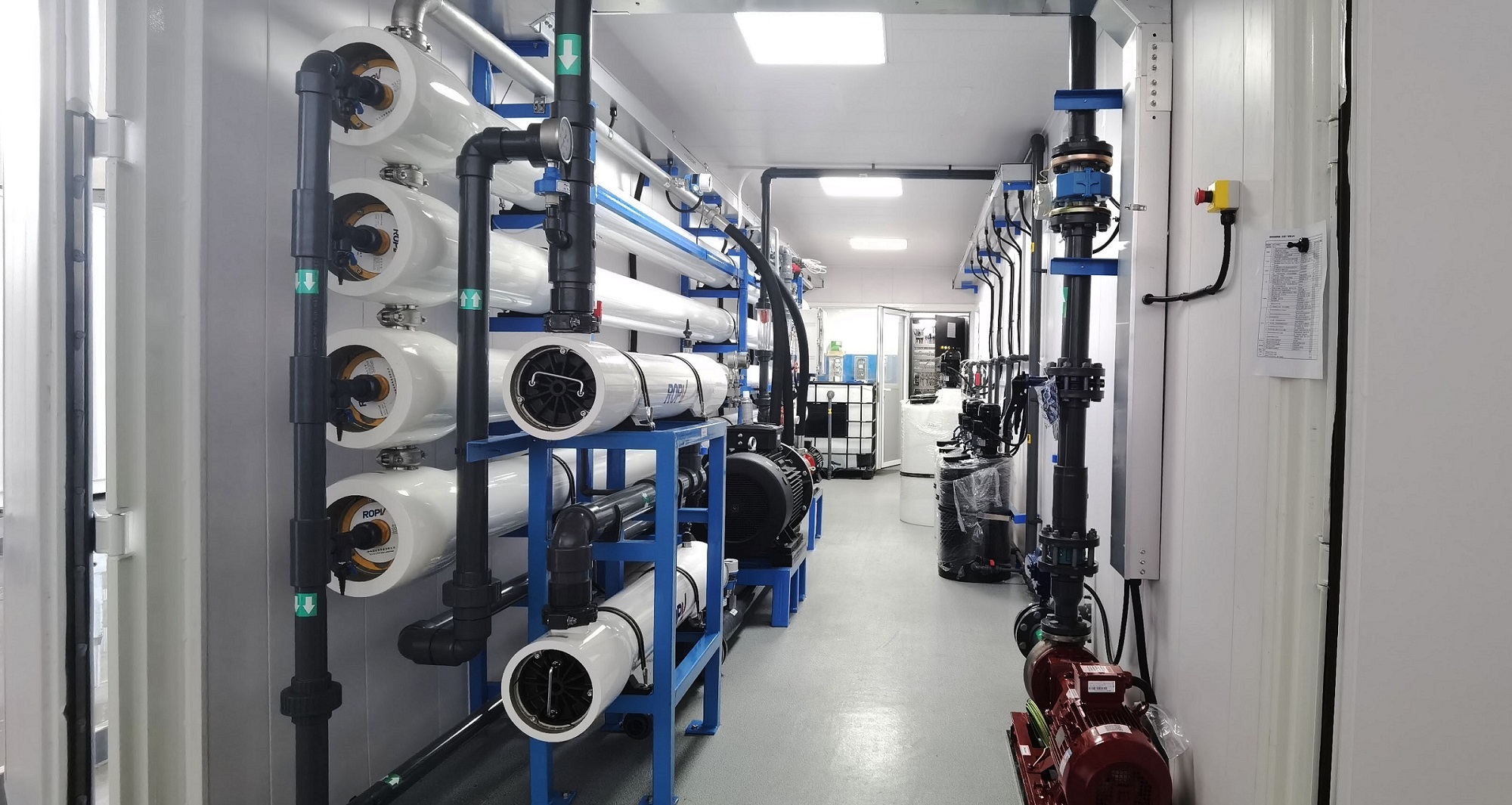 Modular SWRO seawater desalination units serving long-term remote coastal water supply