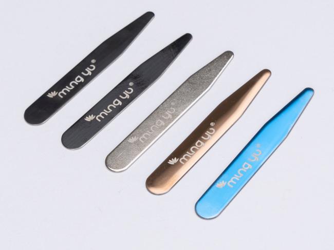 Metal collar stay