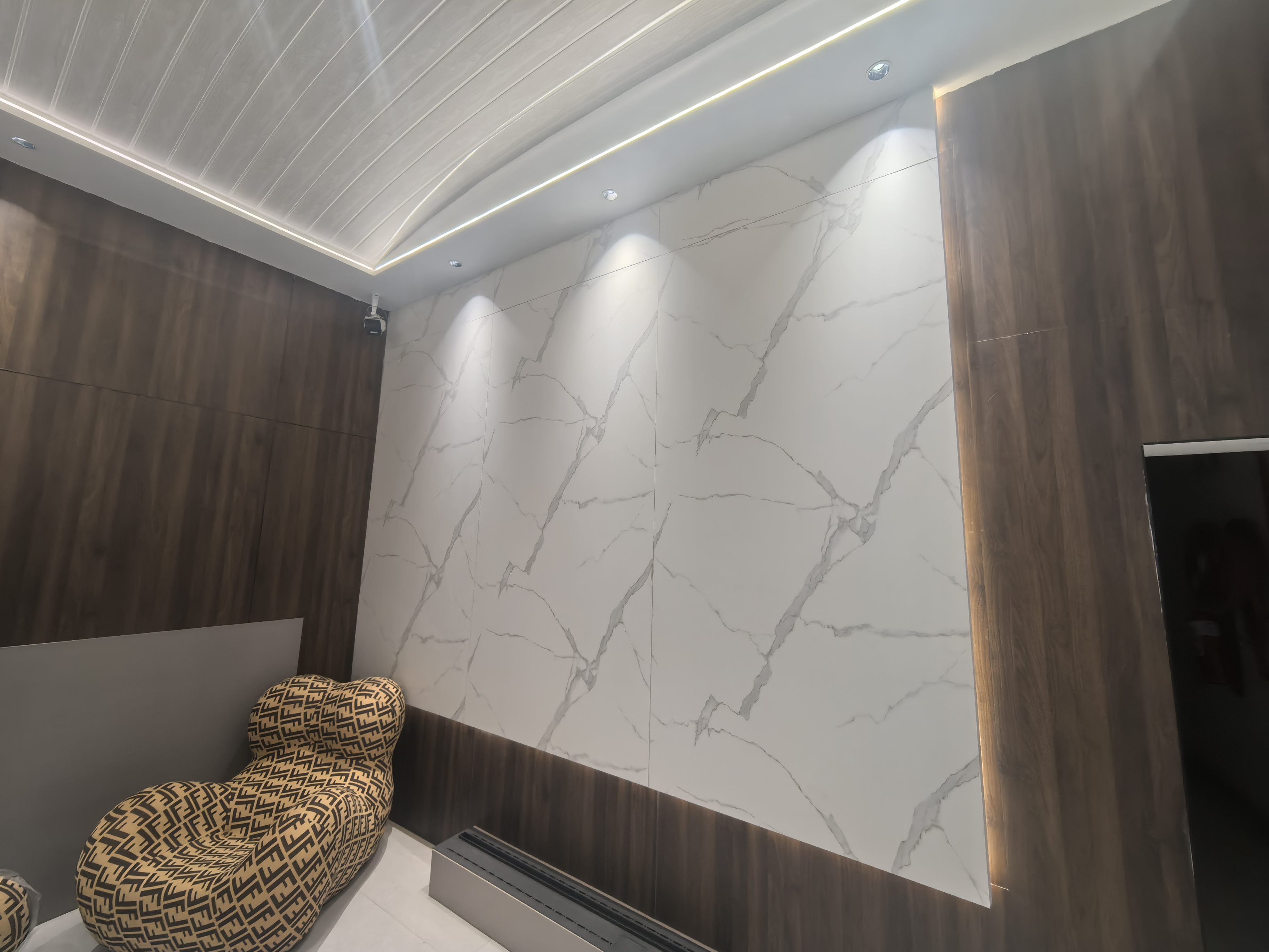 YIKE building materials distributor and wholesaler in Indonesia receiving decorative panel shipments