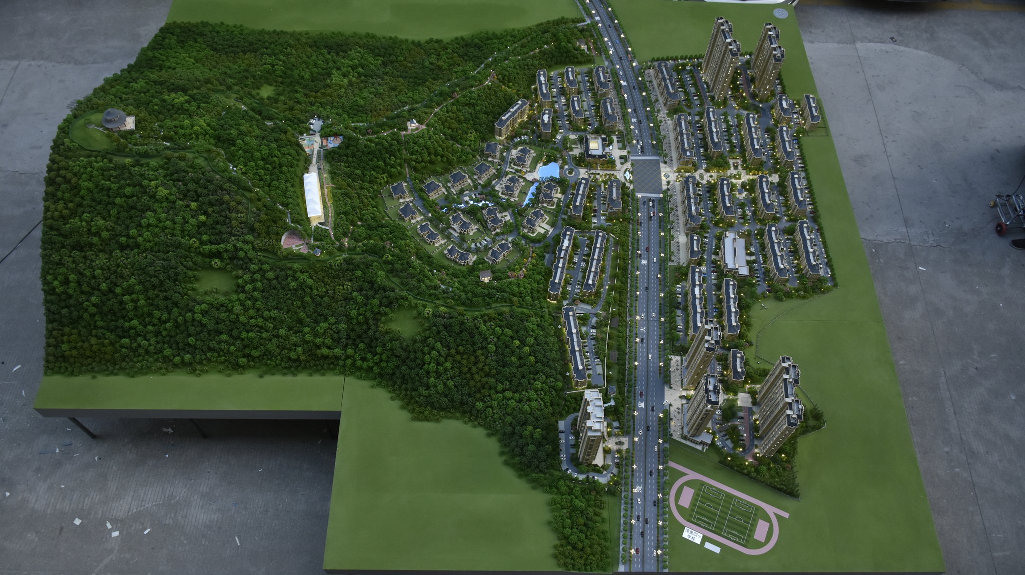 Nanchang Hongwan Flower City architectural scale model showing full project context in one display
