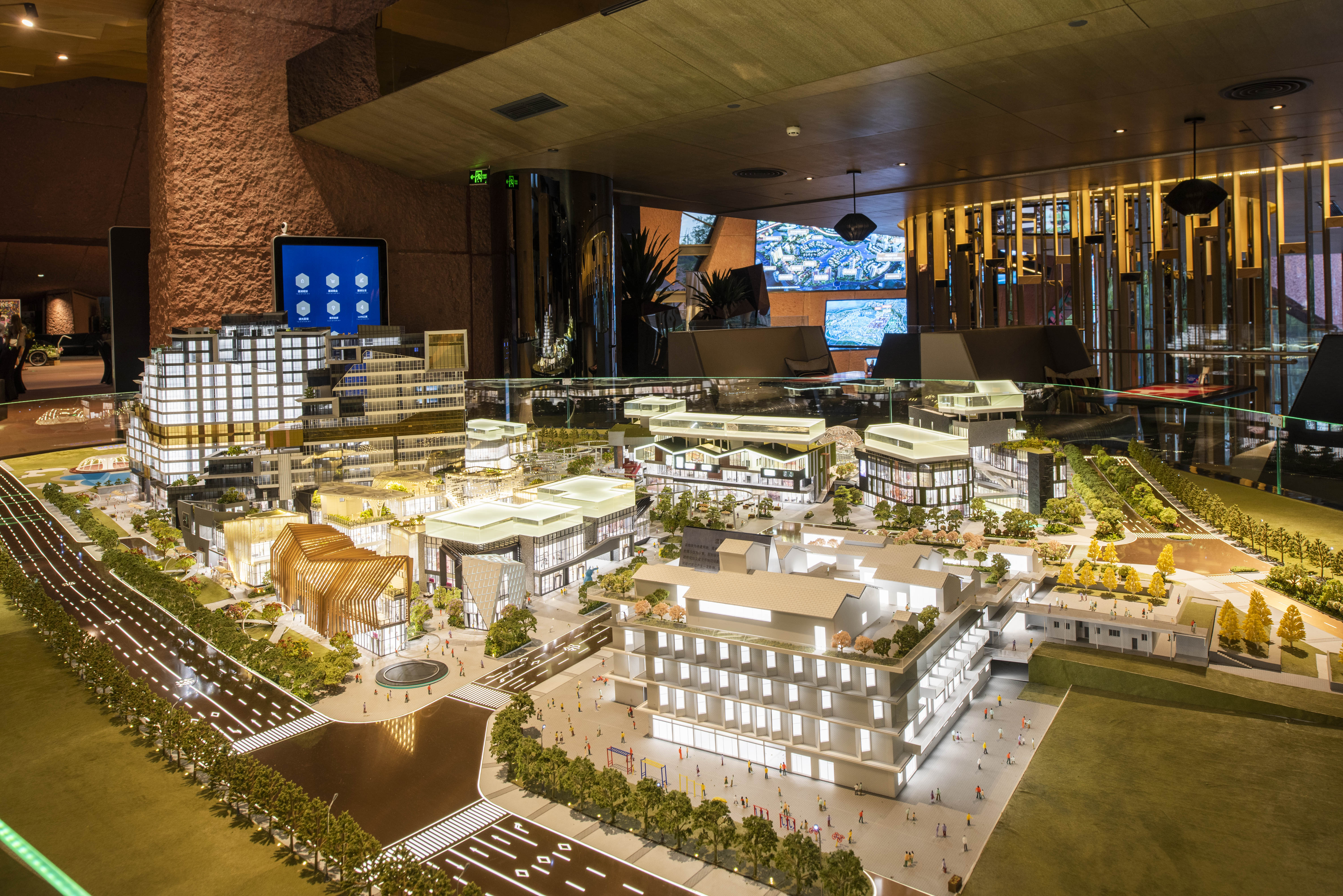 Custom architectural display model for sales and investment promotion presentations by JYD Models