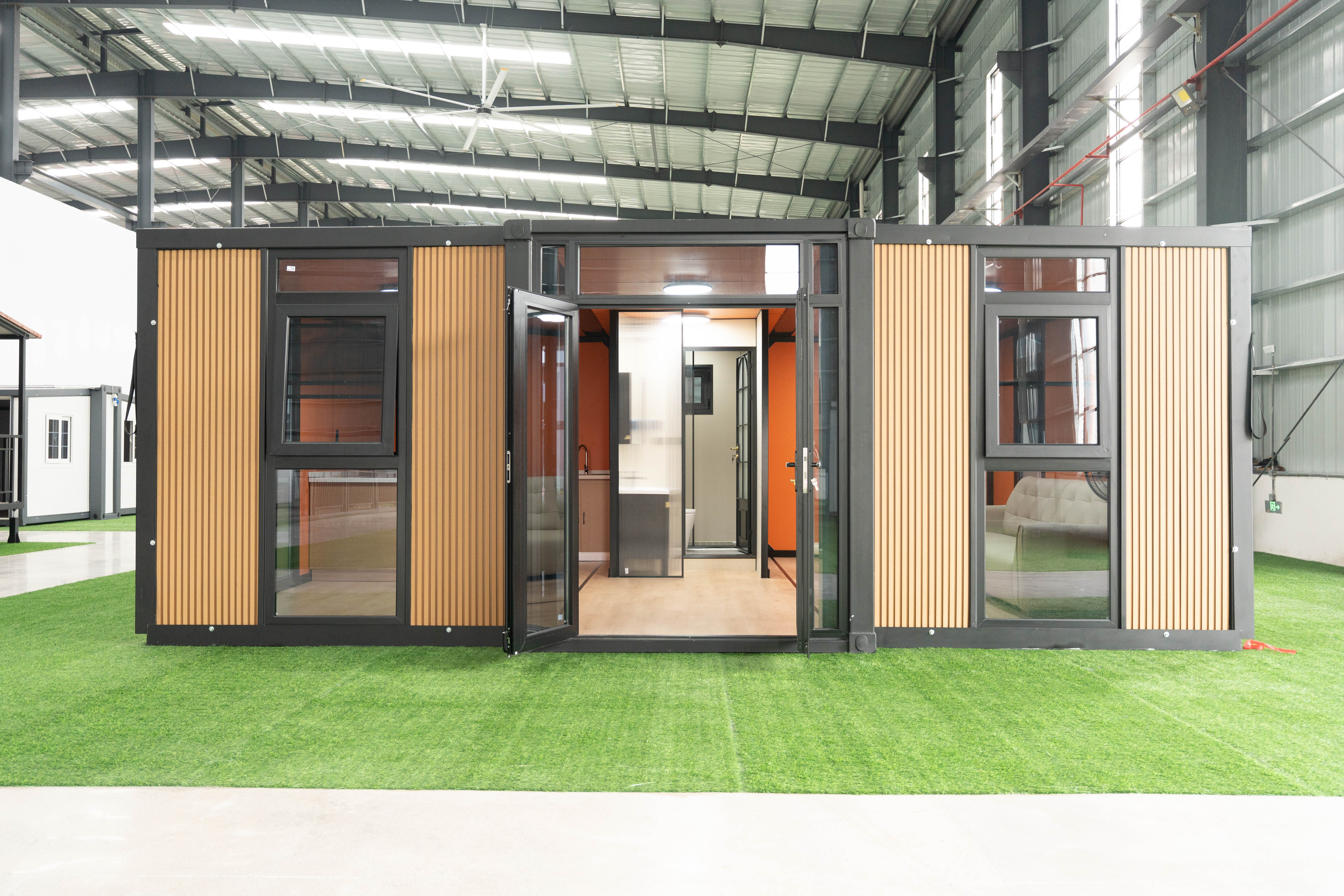 Flat‑Roof Double‑Wing Expandable Modular House