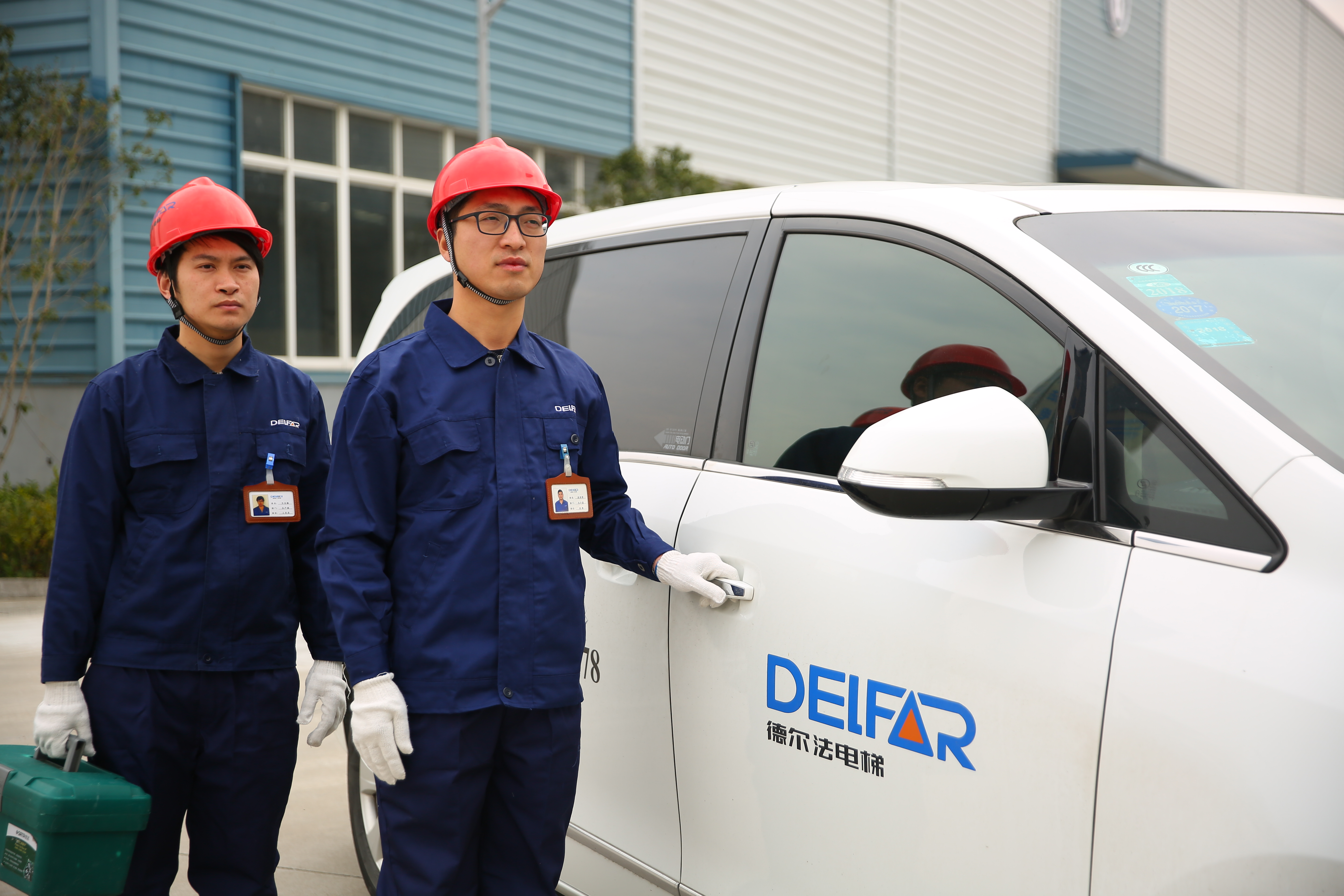 Delfar after-sales service team providing technical support