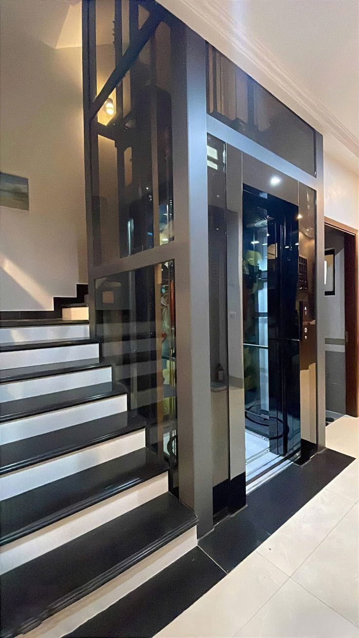 Compact small machine room home elevator DH with stainless steel cabin