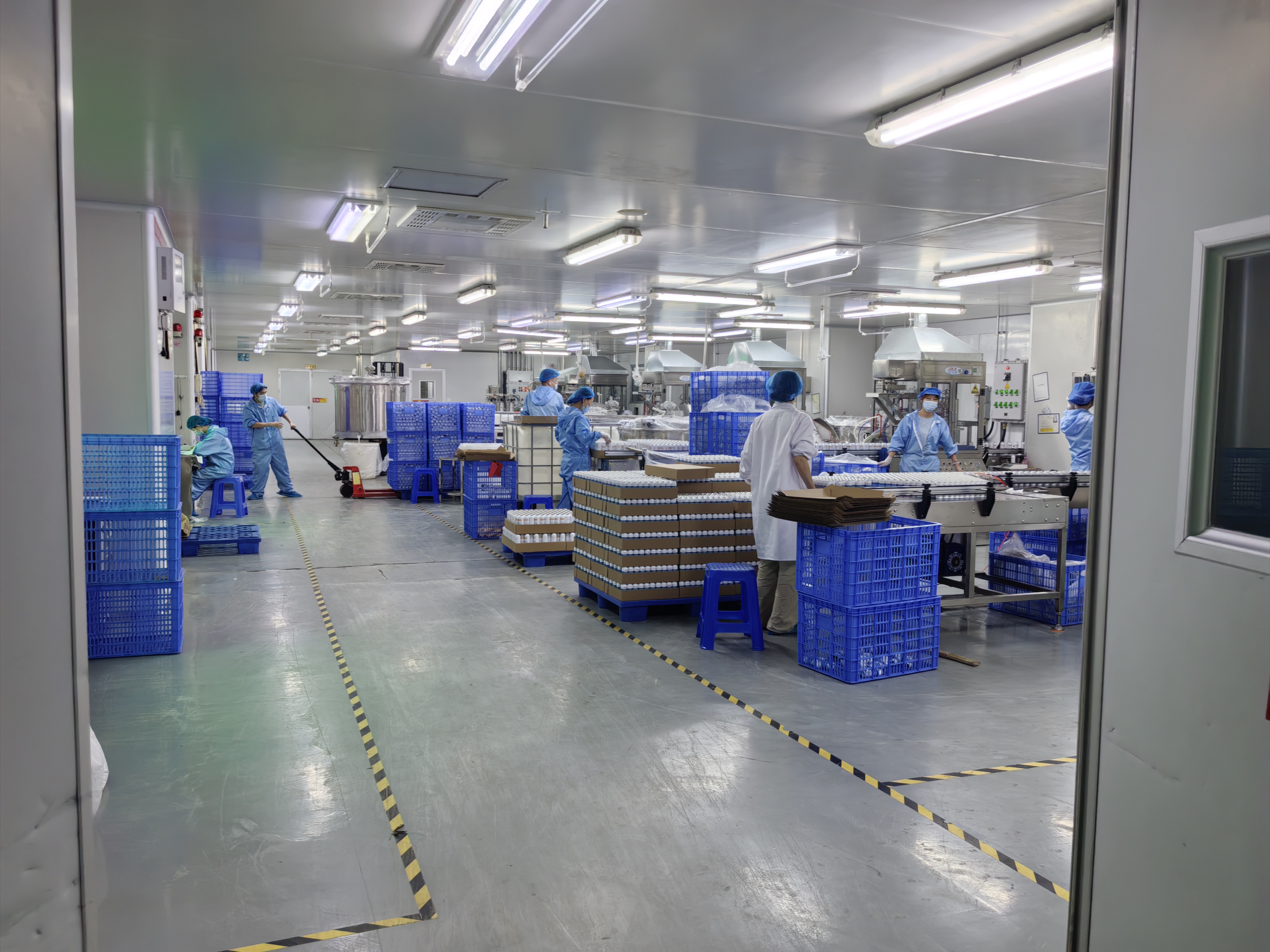 Aerosol filling production area at Guangzhou Yongcheng Cosmetics