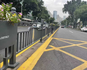 road median guardrail
