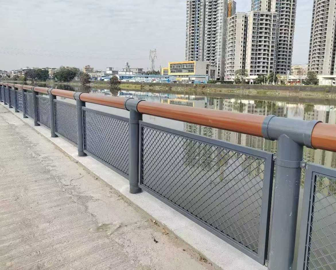 25 Custom Riverside Guardrail