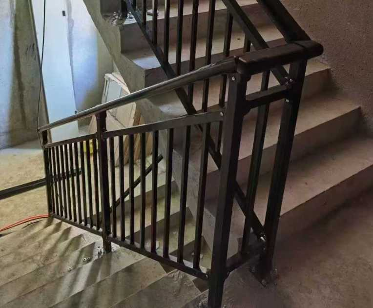 63 Prefabricated Stair Railing