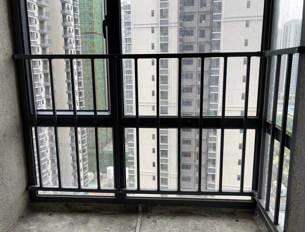64 Prefabricated Window Guard Railing