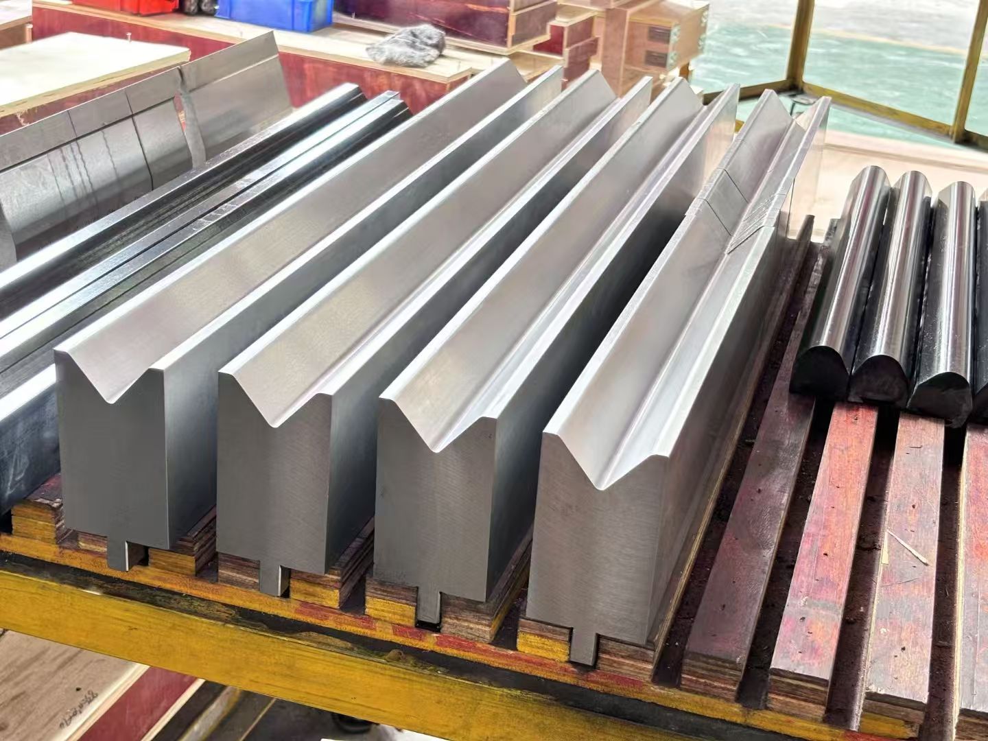 ZNW press brake tooling multi-brand compatible punches and dies