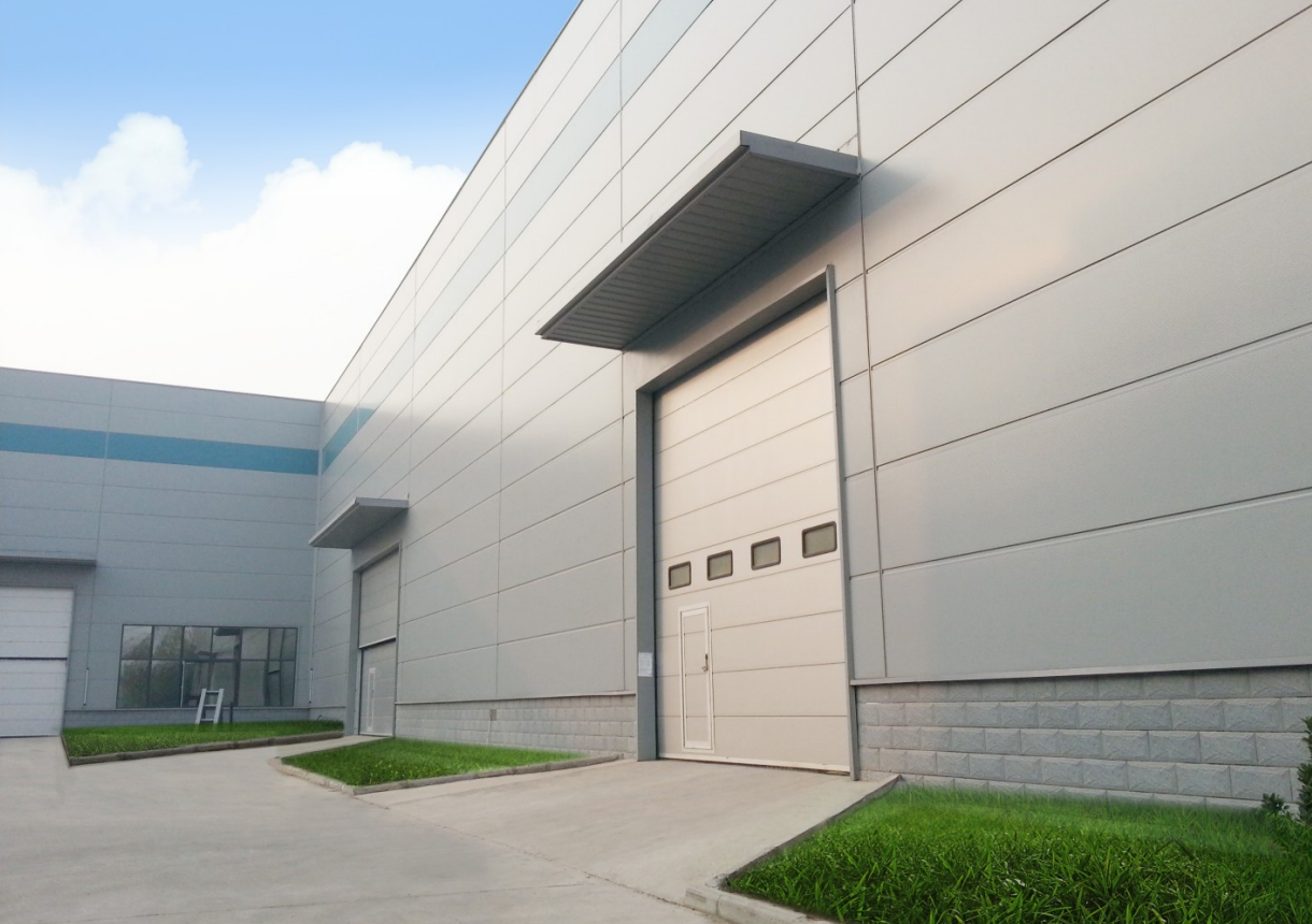Industrial Lifting Door