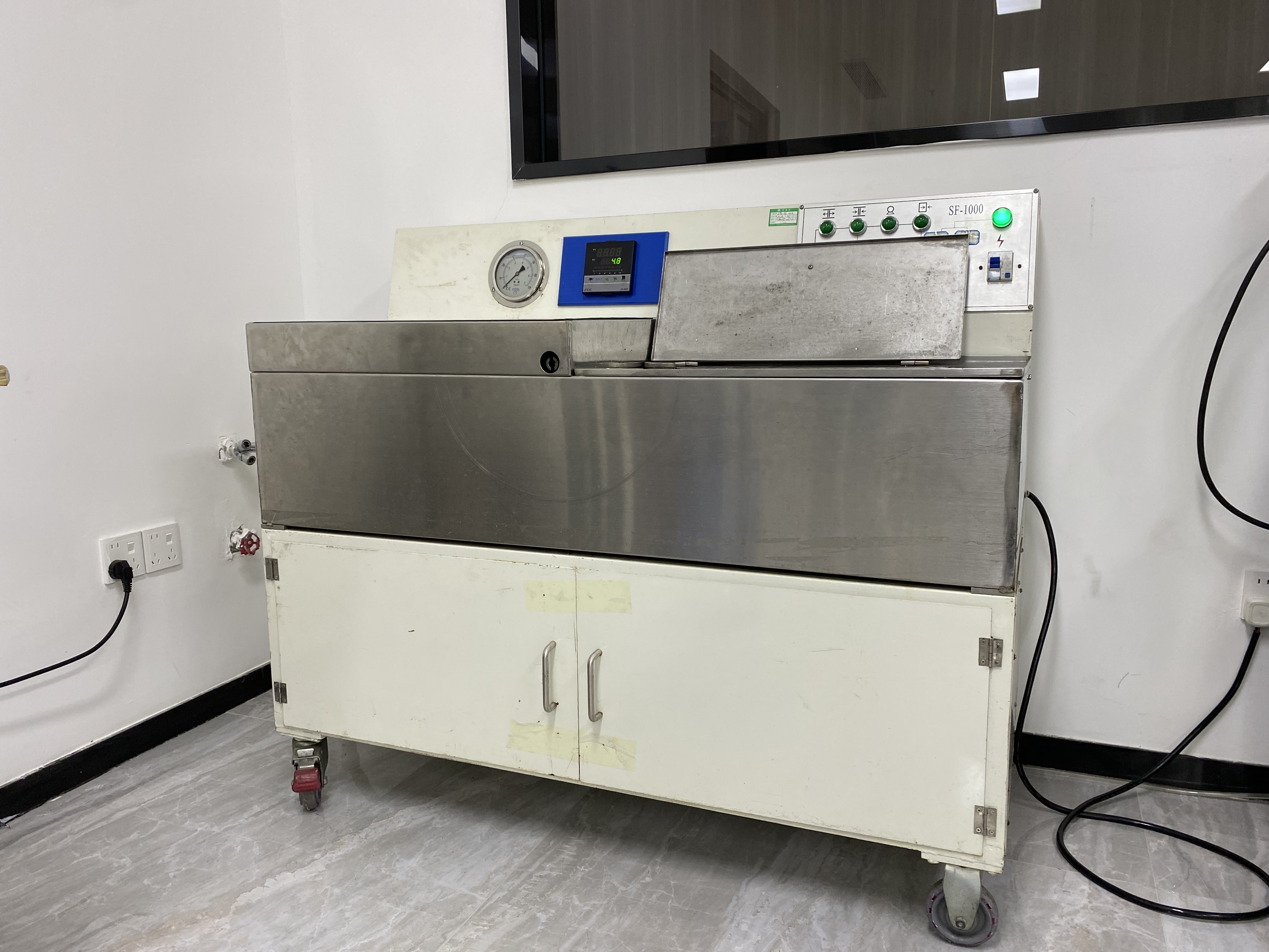 500m water resistant testing machine