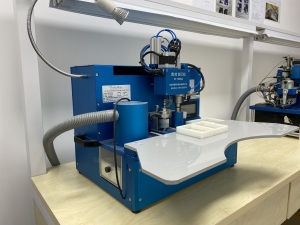 Movement stem cutting machine