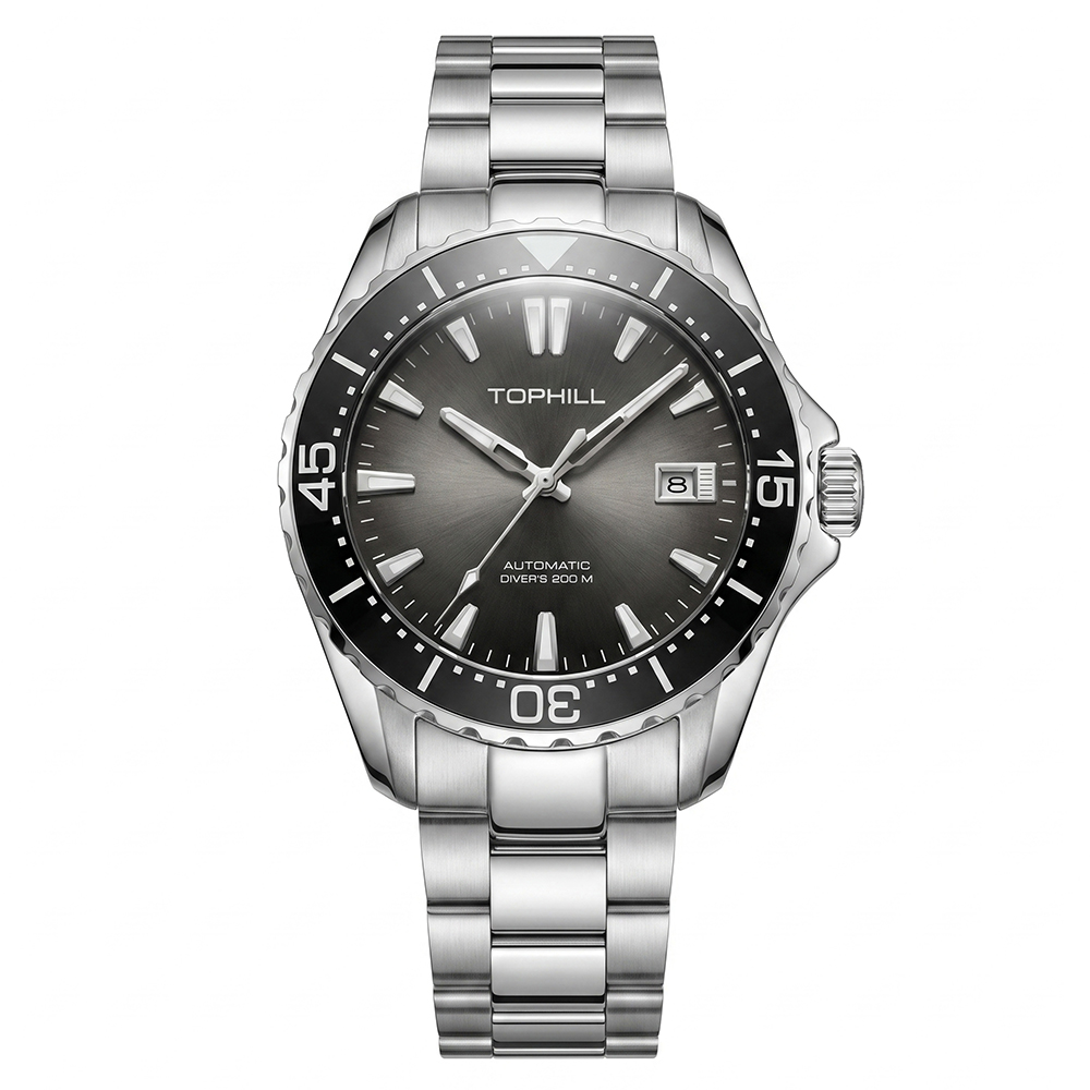 8848 diving watch TD015G with 316L stainless steel case, ceramic bezel insert and 200-metre water resistance