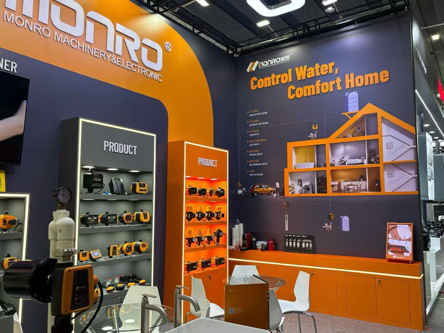 Industry exhibition view of Monro Switch pressure controller and pump switch product range for water treatment and construction buyers