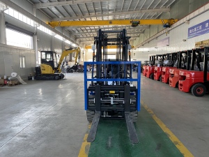 Dual fuel LPG & gasoline forklift