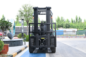 Electric forklift