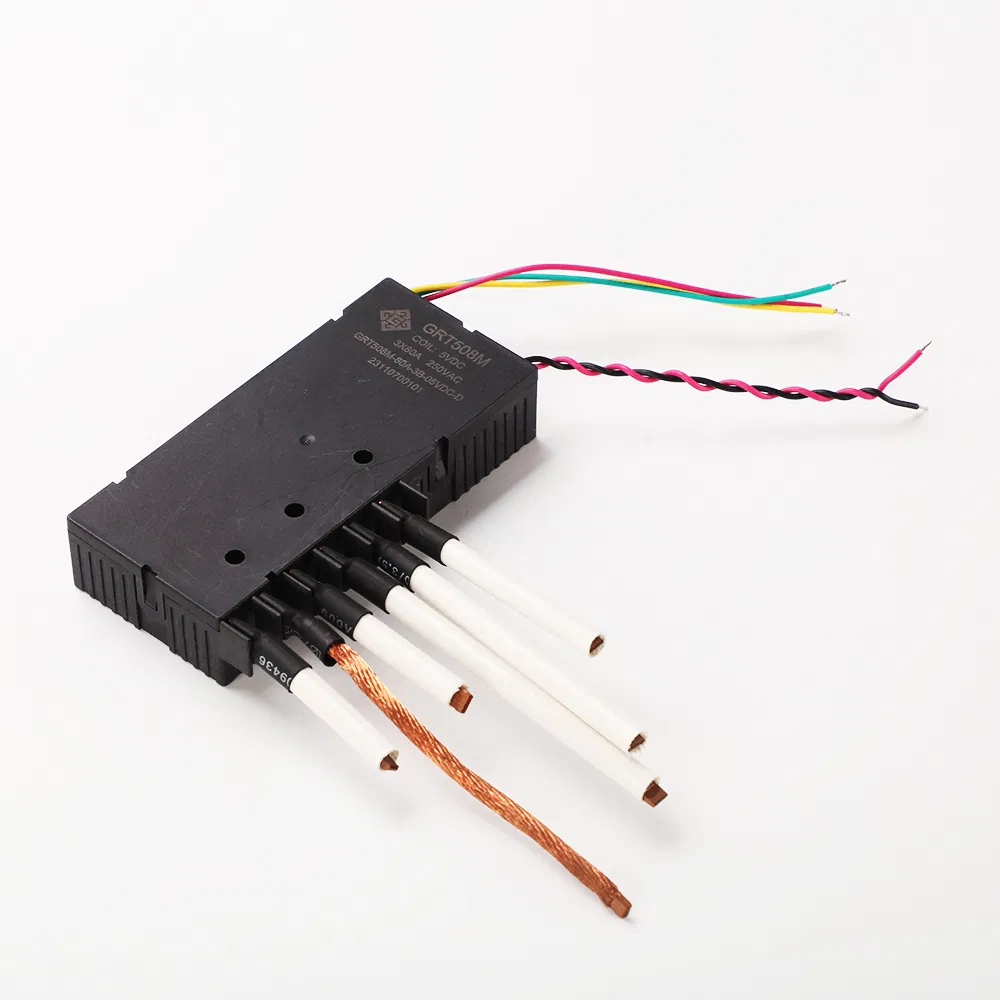 GRT508M 3-pole latching relay 3x80A front view with fast connection terminals