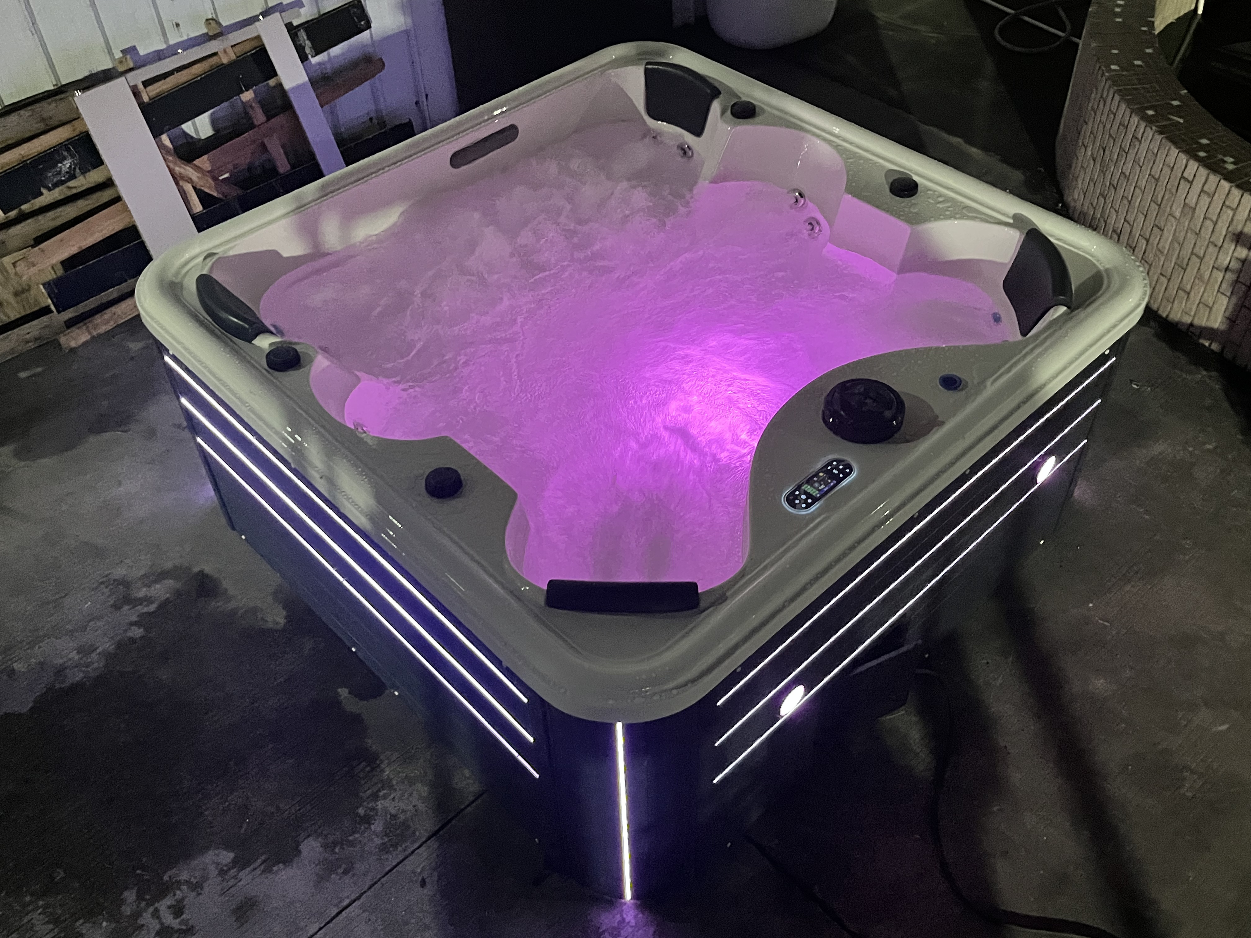 5 people Outdoor bathtub with led light
