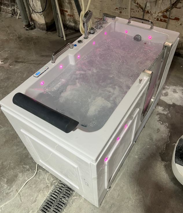 WALI-IN MASSAGE BATHTUB