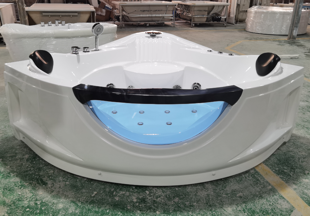 2 people massage bathtub