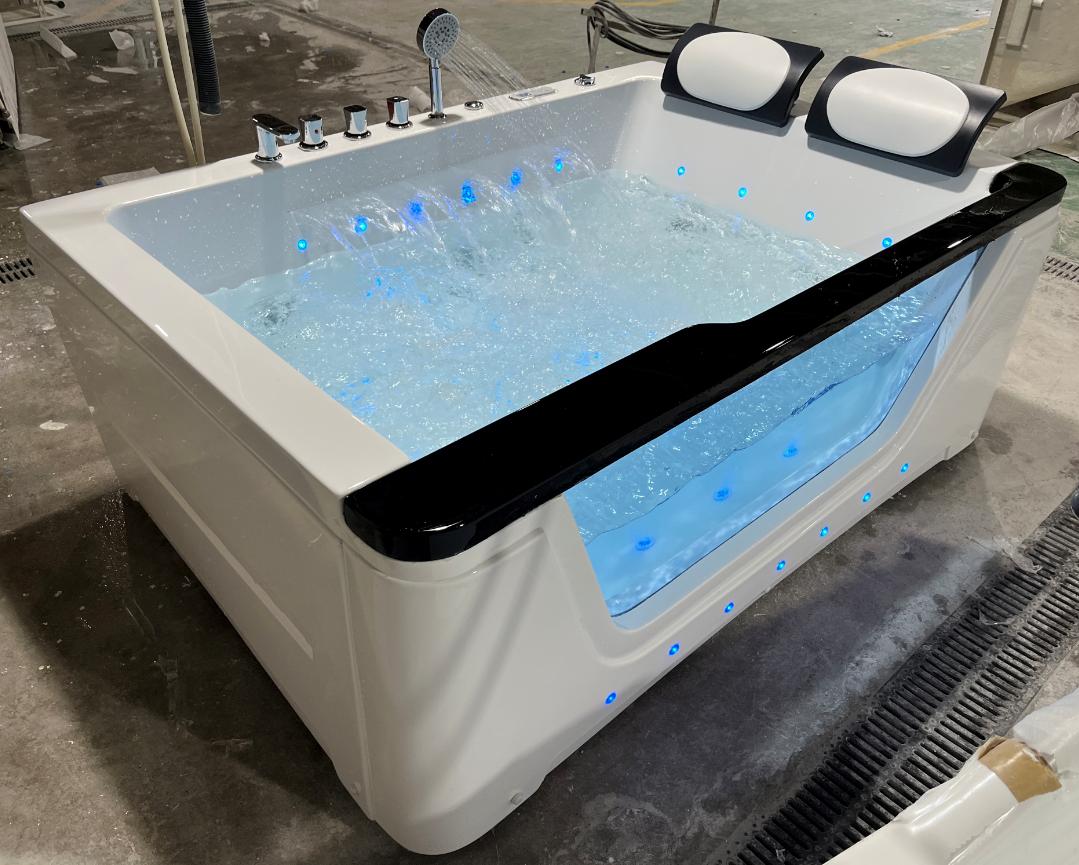2 people massage bathtub
