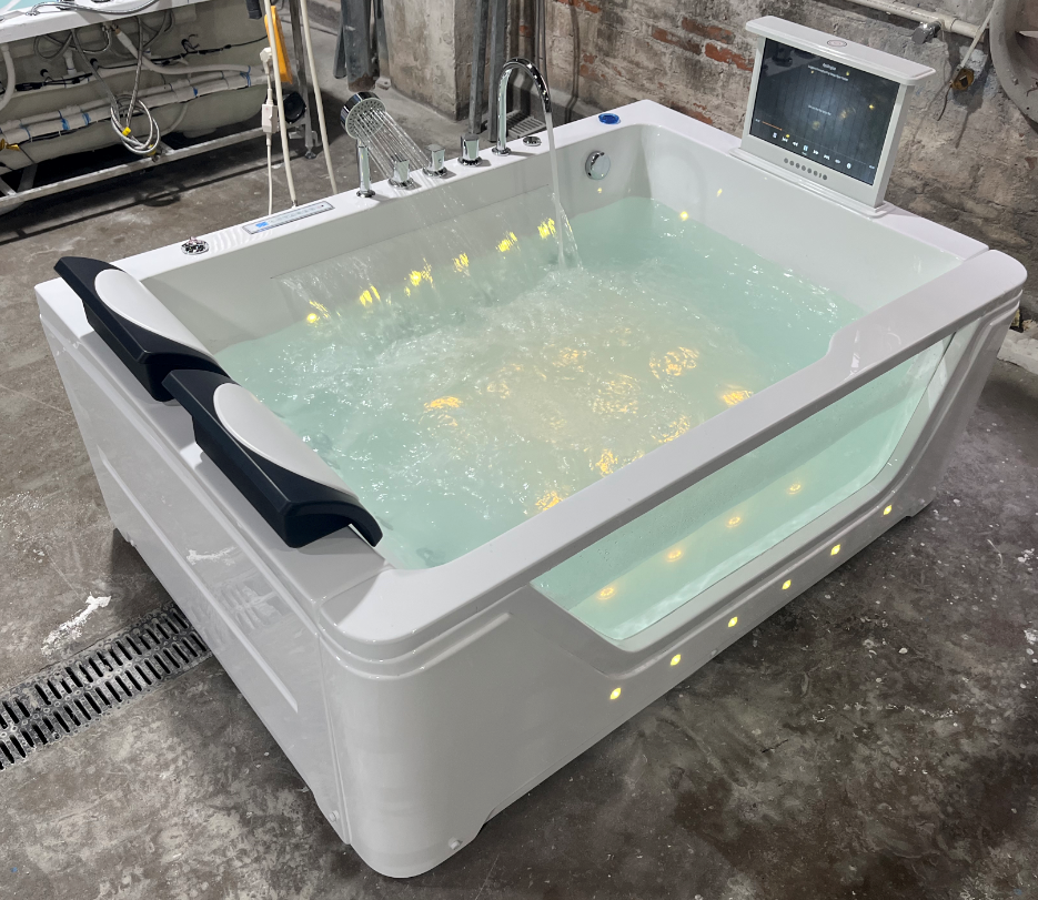 2 people massage bathtub