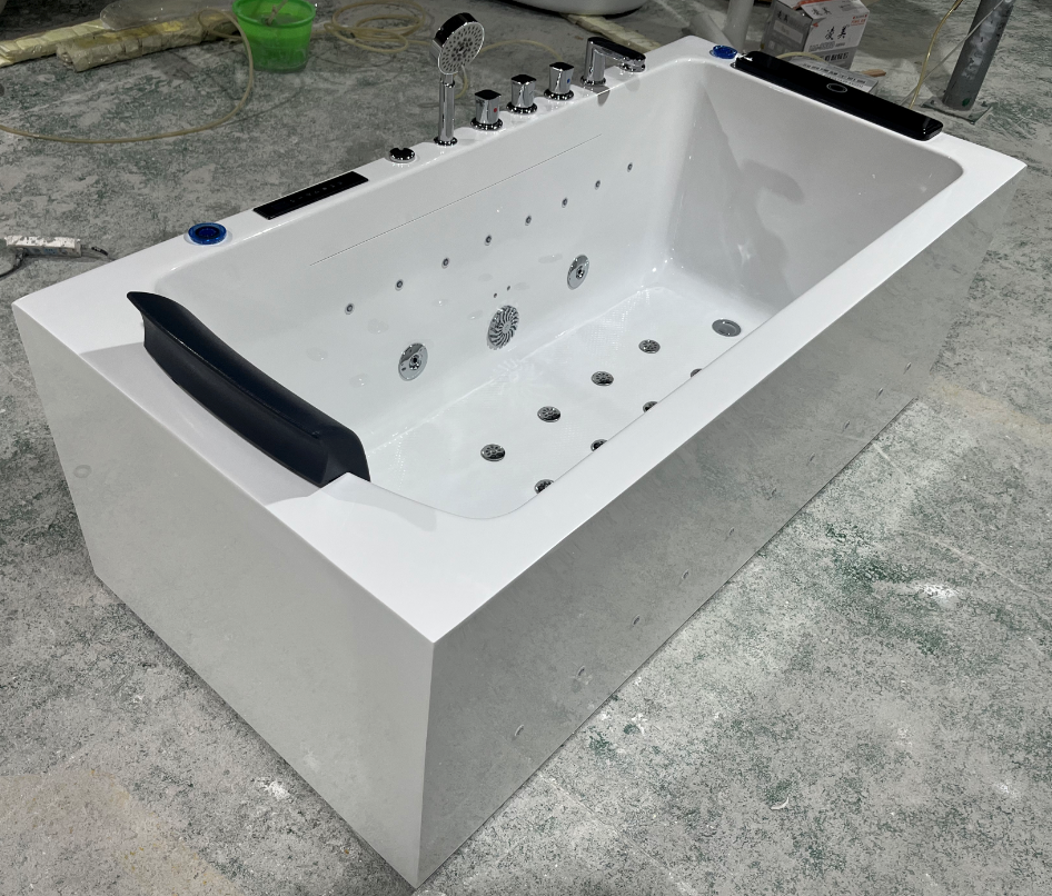massage bathtub with TV