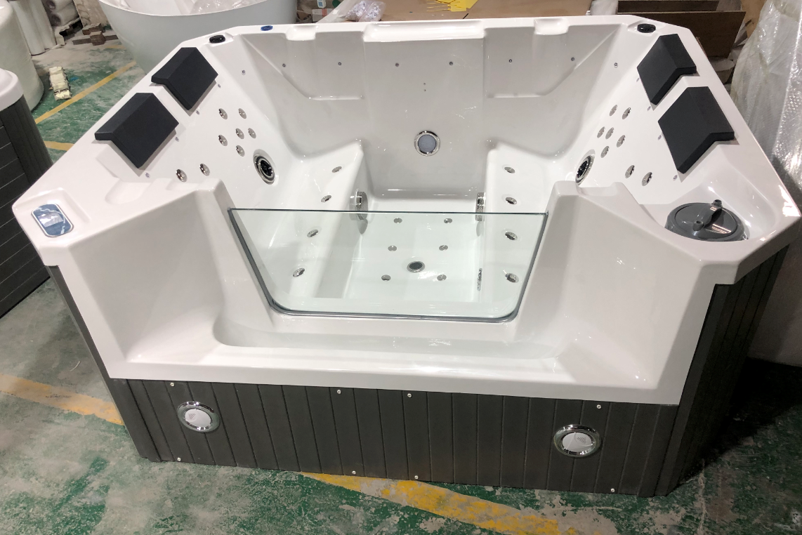 4-person massage bathtub