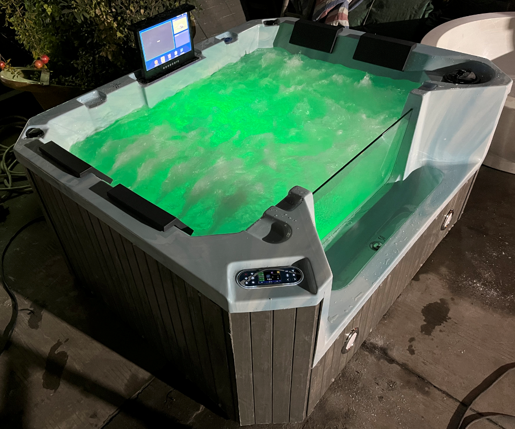 4-person massage bathtub