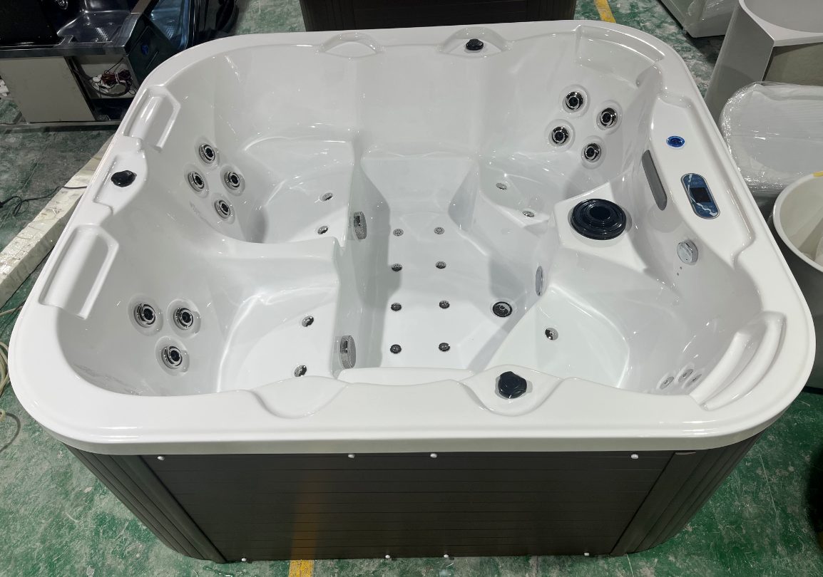 4-person massage bathtub