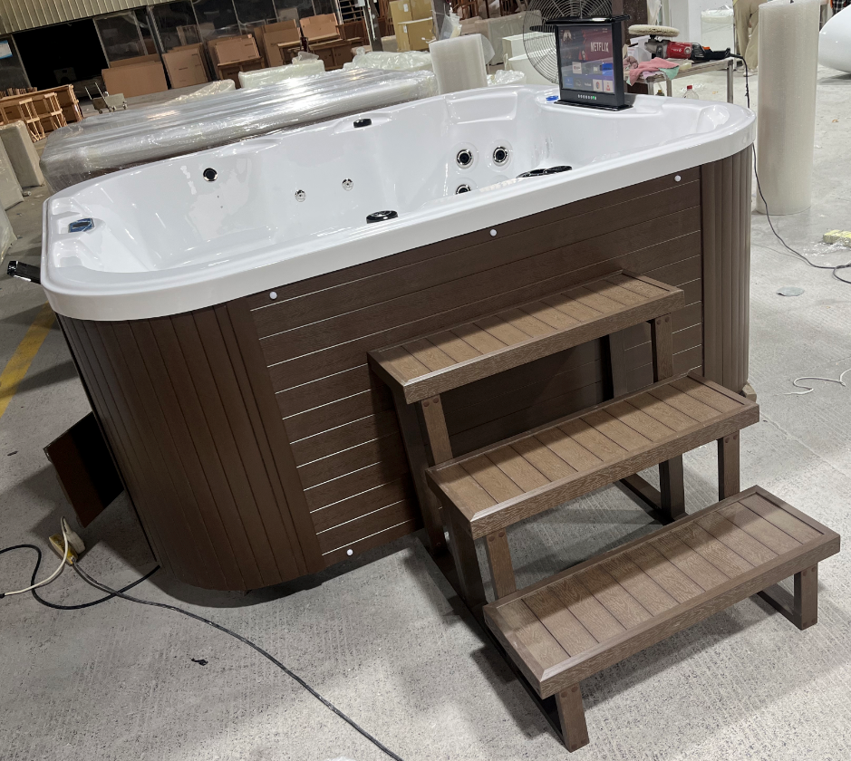 4-person massage bathtub
