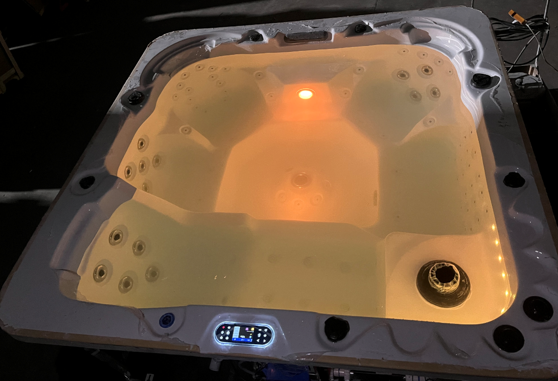 5-person massage bathtub