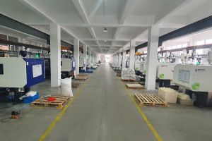 In‑house injection molding workshop for plastic parts manufacturing