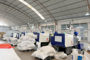Injection molding workshop for one‑stop plastic component processing