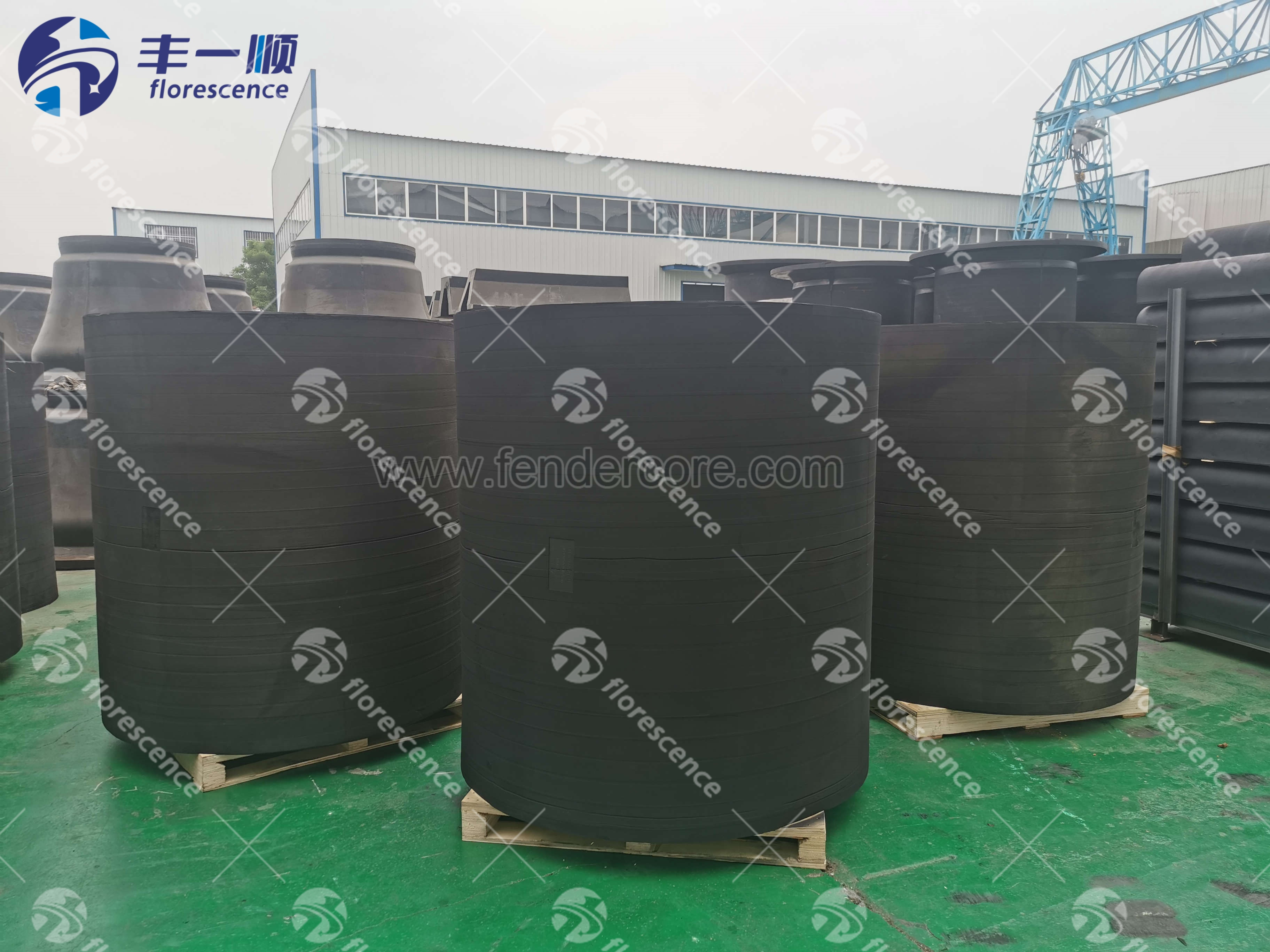 Florescence big size cylindrical rubber fenders