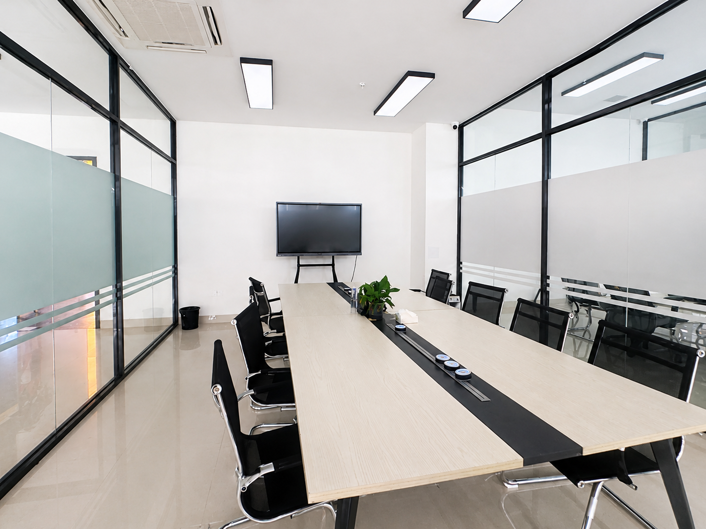ursnacks_meeting_room