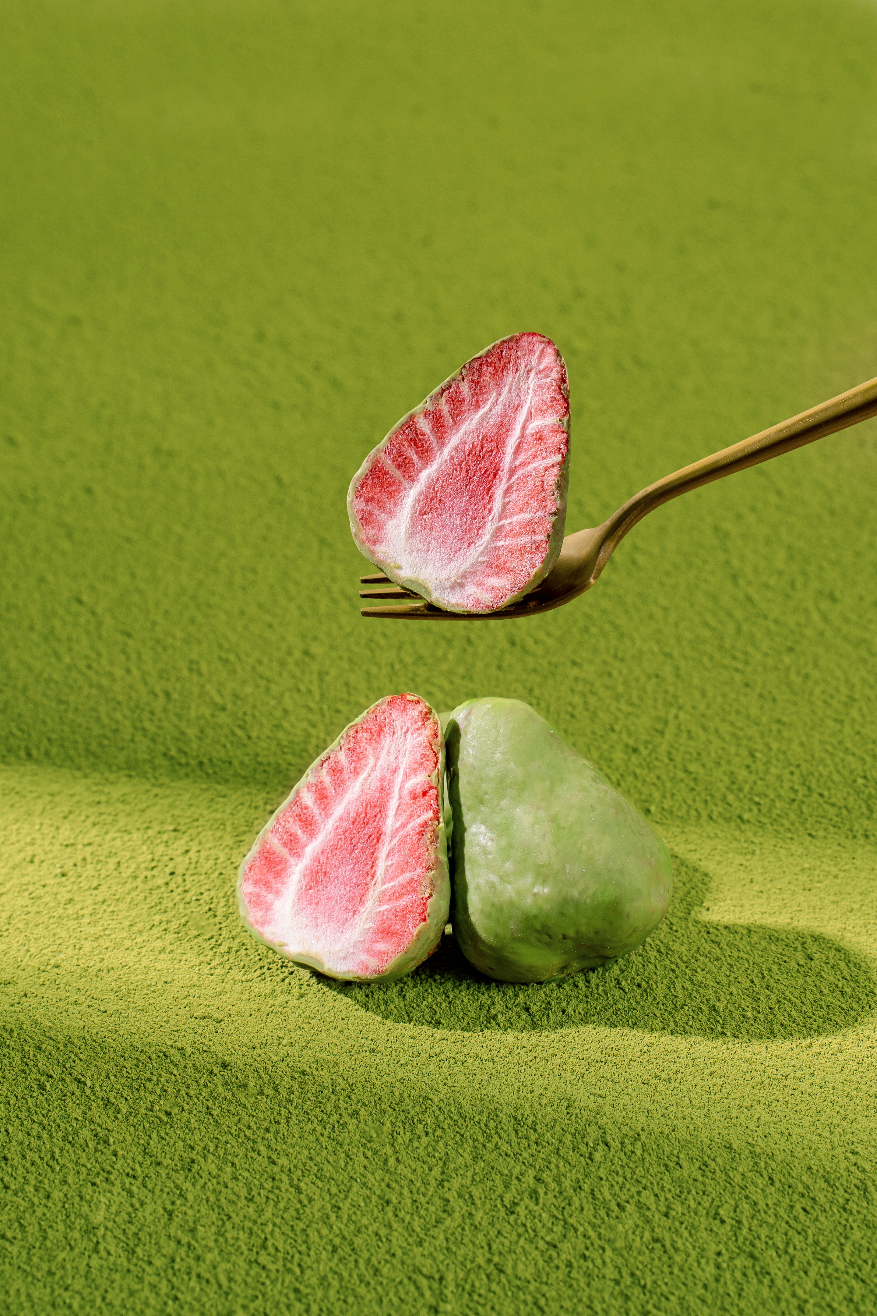 matcha-coated-freeze-dried-strawberries-22g