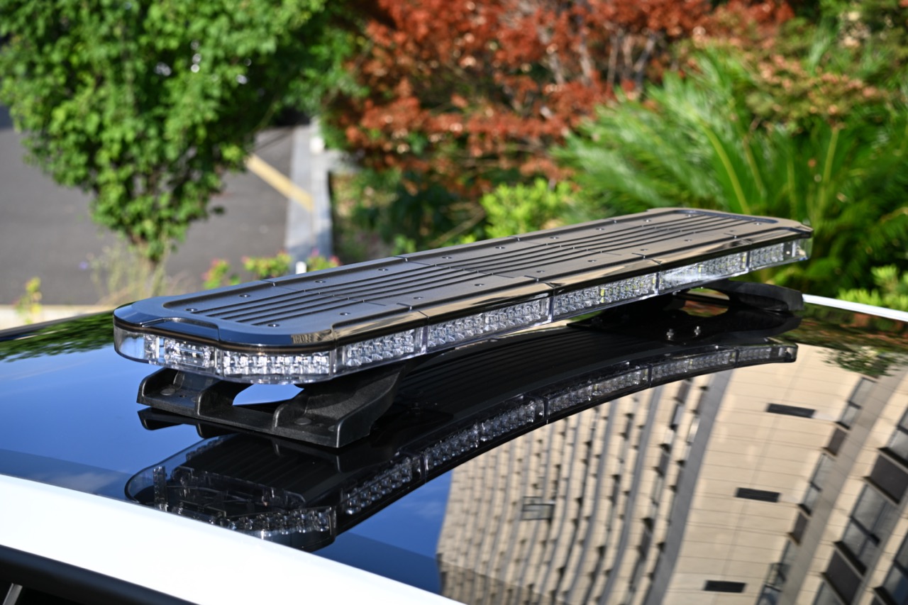LB01 BLACK COVER TOP